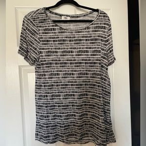 Old Navy black and white short sleeve tunic